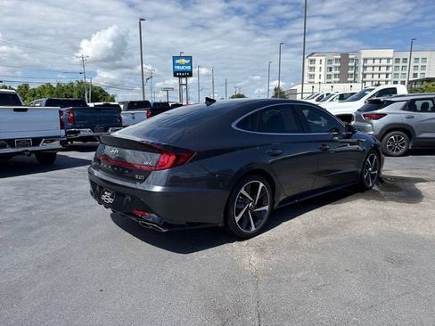 Used 2021 Hyundai Sonata SEL Plus w/ Tech Package FWD image 3