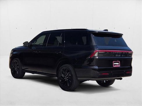 New 2025 Lincoln Navigator Reserve w/ Jet Appearance Package image 7