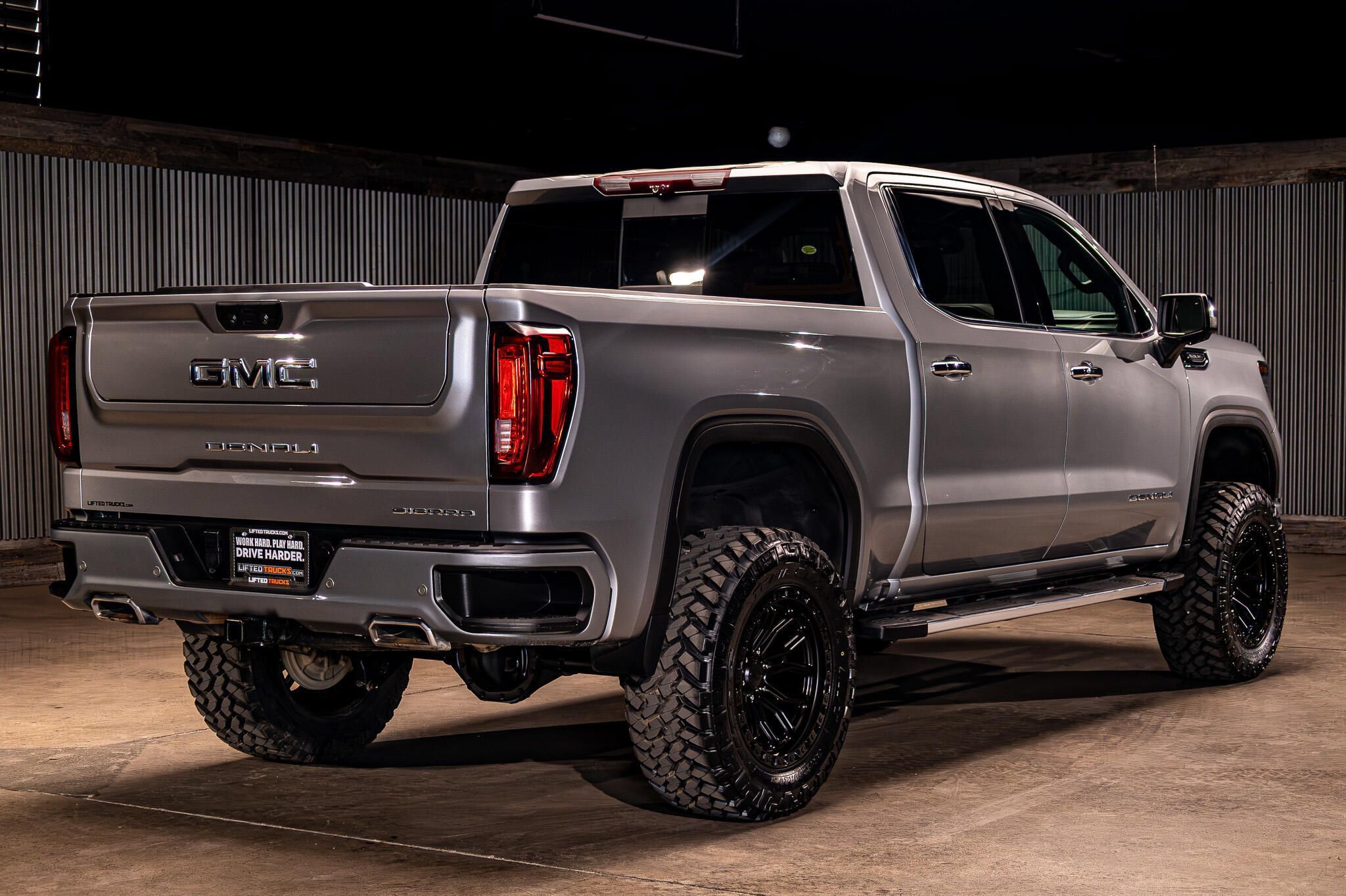 Used 2024 GMC Sierra 1500 Denali w/ Technology Package AWD/4WD image 10