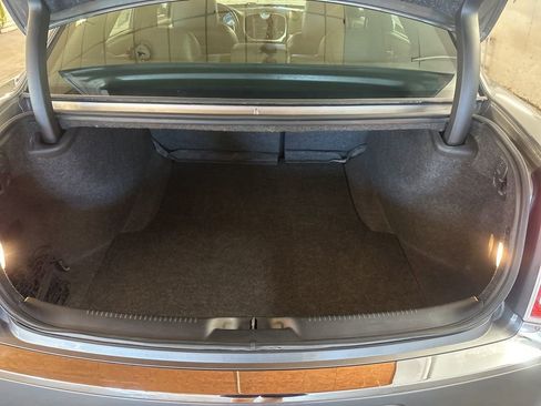 Used 2012 Chrysler 300 Limited RWD image 20
