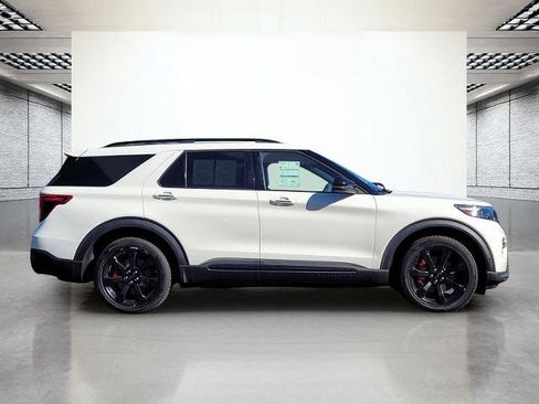 Certified 2020 Ford Explorer ST w/ ST Street Pack image 5