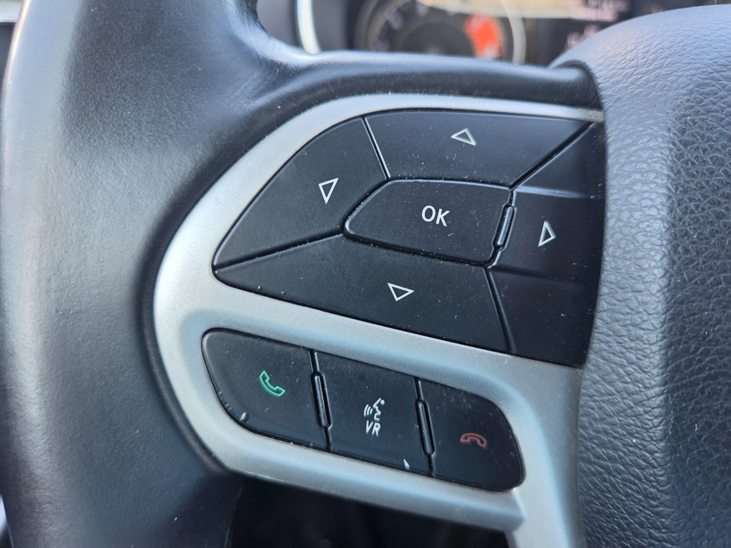 Used 2020 Jeep Cherokee Latitude AWD/4WD image 20