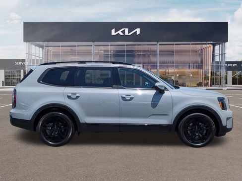 Certified 2025 Kia Telluride SX Prestige X-Line AWD/4WD image 3