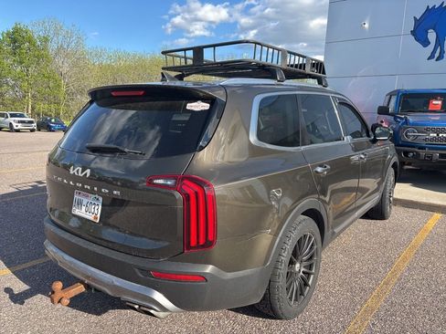 Used 2022 Kia Telluride SX w/ SX Prestige Package AWD/4WD image 3