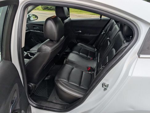 Used 2016 Chevrolet Cruze LT FWD image 13