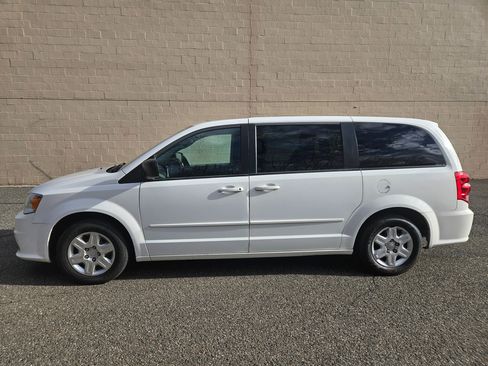 Used 2013 Dodge Grand Caravan SE FWD image 3