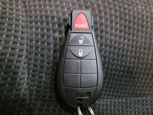 Used 2019 Dodge Grand Caravan SE FWD image 32