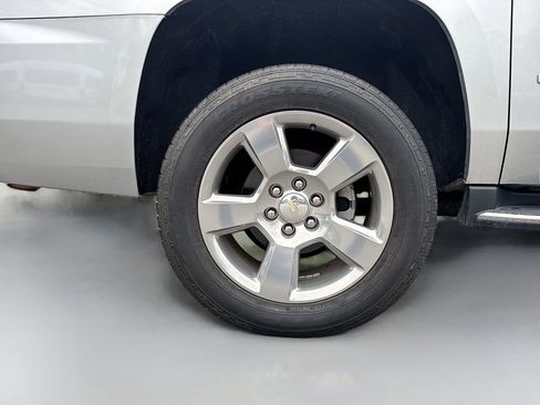 Used 2020 Chevrolet Suburban Premier RWD image 15