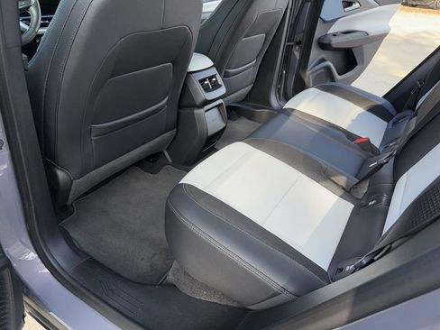 Used 2025 Chevrolet Equinox EV LT image 22