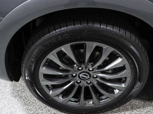 Used 2023 Nissan Armada Platinum w/ Captain's Chairs Package image 11