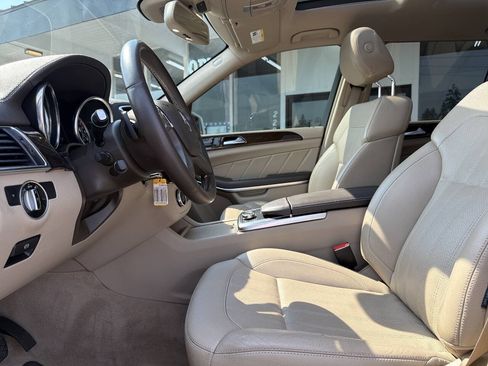 Used 2014 Mercedes-Benz GL 450 4MATIC image 28