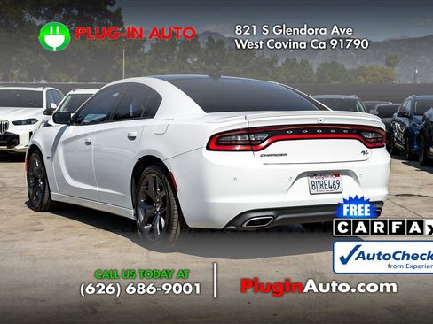 Used 2018 Dodge Charger R/T w/ Premium Group image 5