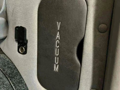 Used 2017 Chevrolet Express 2500 image 46