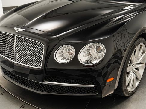 Used 2015 Bentley Flying Spur W12 image 32