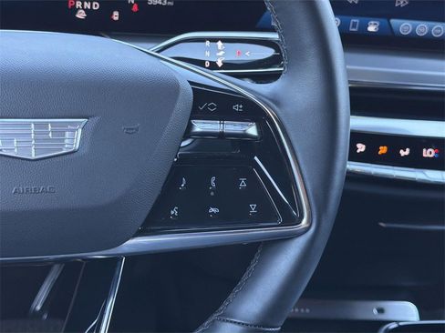 Used 2025 Cadillac Lyriq Luxury image 10