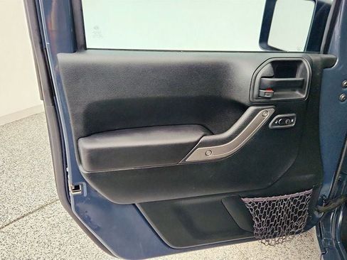 Used 2018 Jeep Wrangler Unlimited Sport S AWD/4WD image 10