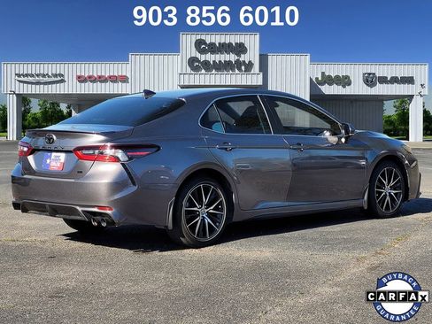 Used 2024 Toyota Camry SE image 4