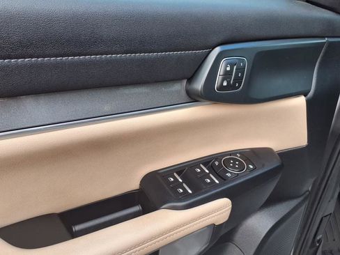 Used 2024 Ford Ranger Lariat w/ Trailer Tow Package image 11