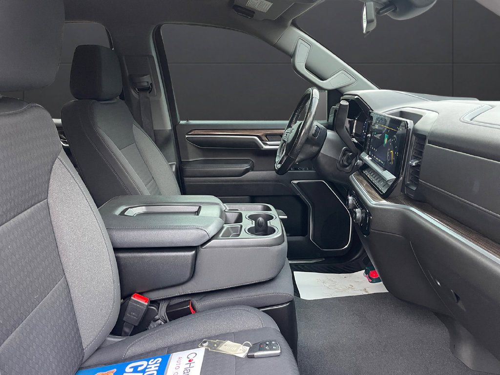 Used 2022 Chevrolet Silverado 1500 RST w/ LPO, Dark Essentials Package AWD/4WD image 11