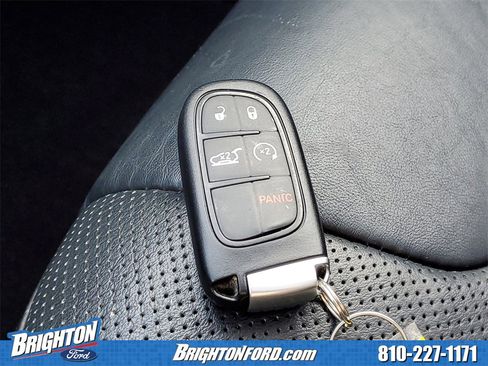 Used 2017 Jeep Cherokee Trailhawk image 32