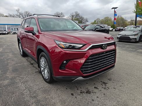 Used 2026 Toyota Grand Highlander Platinum image 3