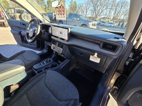 New 2025 Ford Maverick XLT w/ XLT Luxury Package AWD/4WD image 16