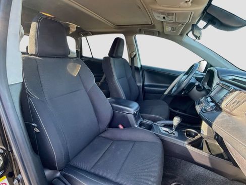 Used 2018 Toyota RAV4 XLE FWD image 28