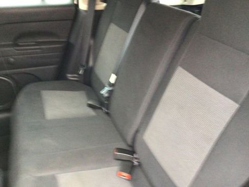 Used 2011 Jeep Patriot Sport image 36