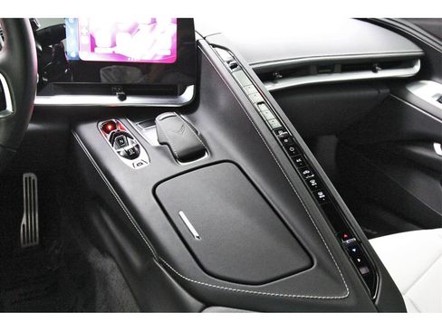 Used 2024 Chevrolet Corvette Stingray Coupe w/ Z51 Performance Package image 23