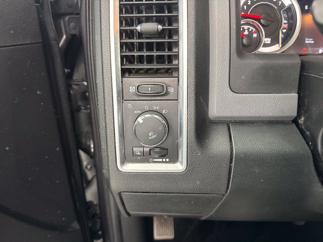 Used 2015 RAM 1500 Big Horn AWD/4WD image 36