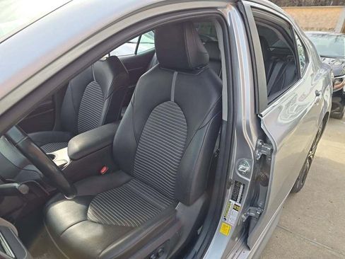 Used 2022 Toyota Camry SE image 7