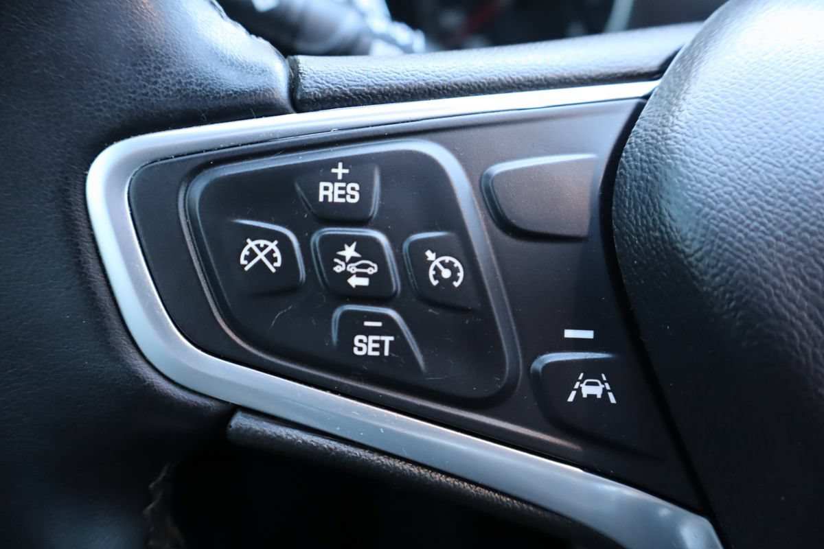 Used 2023 Chevrolet Equinox LT AWD/4WD image 30