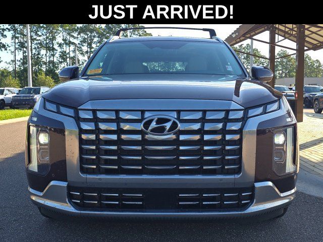 Used 2024 Hyundai Palisade Calligraphy FWD image 2