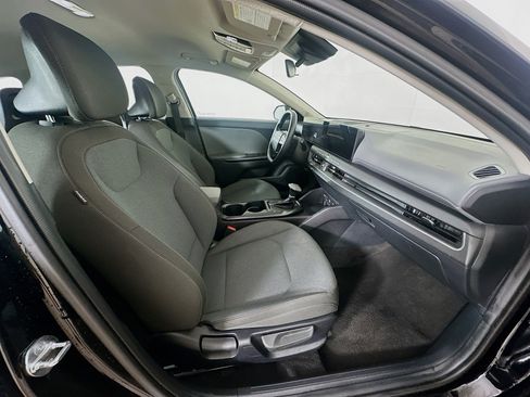Used 2025 Kia K4 FWD image 29