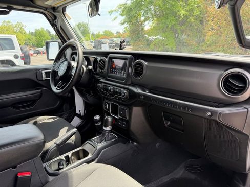Used 2023 Jeep Wrangler Sport AWD/4WD image 29