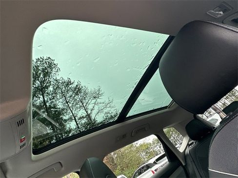 Certified 2024 Volkswagen Taos SE image 35