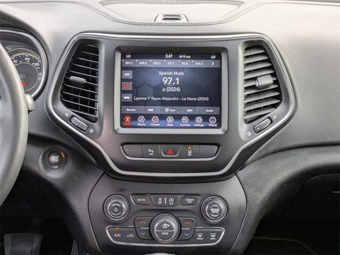 Used 2021 Jeep Cherokee Latitude Lux 80th Anniv w/ Quick Order Package 26U 80TH image 17