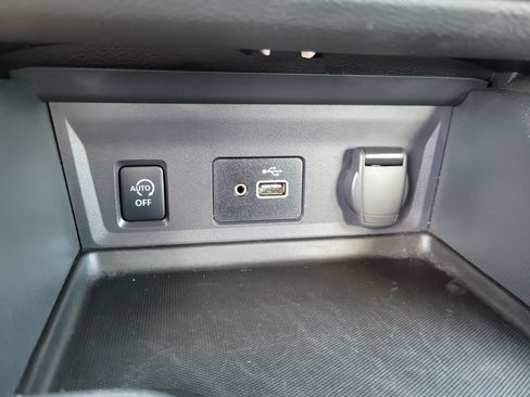 Used 2025 Nissan Sentra S FWD image 18