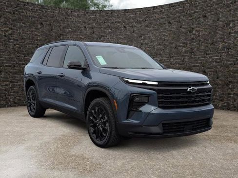 New 2026 Chevrolet Traverse LT w/ Midnight/Sport Edition FWD image 2
