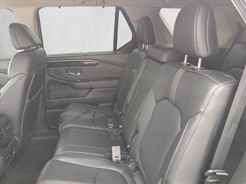 Used 2025 Honda Pilot EX-L image 18
