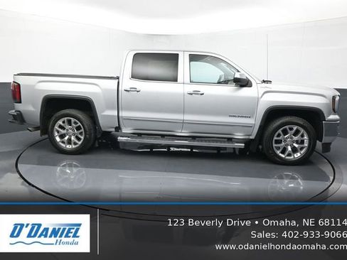 Used 2017 GMC Sierra 1500 SLT w/ SLT Preferred Package AWD/4WD image 7