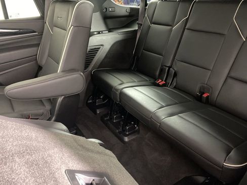 Certified 2024 Cadillac Escalade Sport w/ LPO, ONYX Package image 28