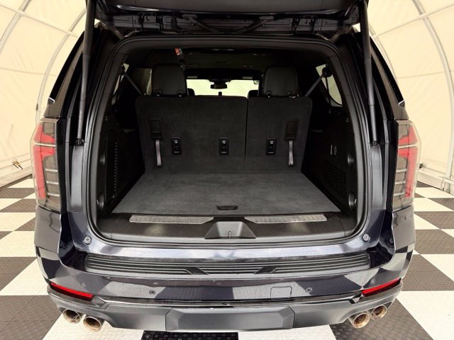 Used 2025 Chevrolet Suburban Z71 AWD/4WD image 5