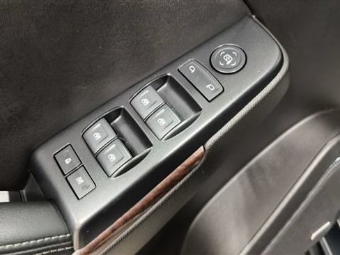 Used 2020 GMC Yukon SLE w/ Convenience Package AWD/4WD image 29