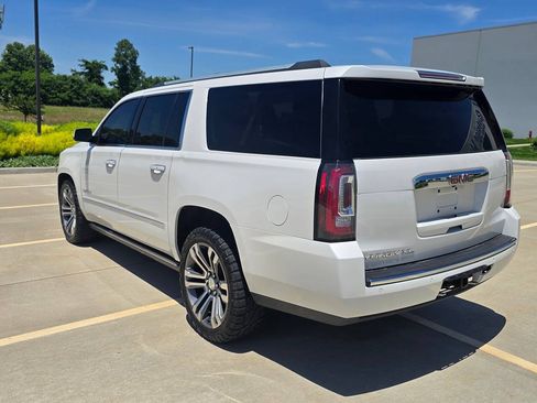 Used 2018 GMC Yukon XL Denali w/ Denali Ultimate Package AWD/4WD image 9