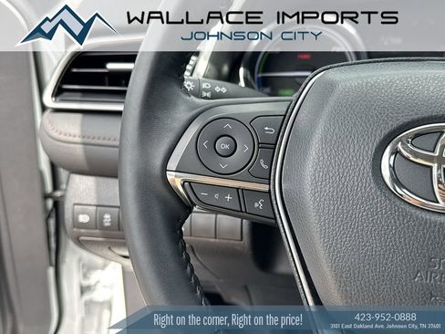 Used 2020 Toyota Camry XLE image 29