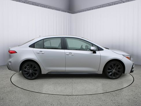 Used 2025 Toyota Corolla SE AWD/4WD image 8
