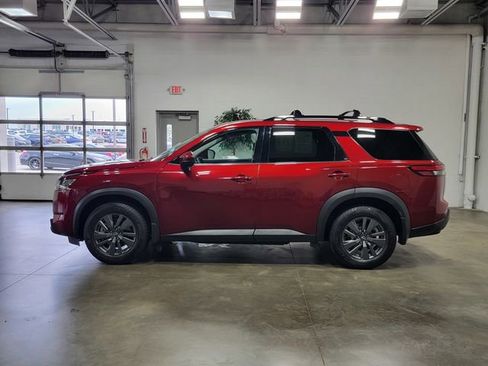 Used 2022 Nissan Pathfinder SV w/ Cargo Package AWD/4WD image 8