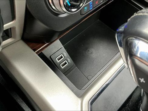 Used 2018 Ford F150 Lariat w/ Equipment Group 502A Luxury AWD/4WD image 17