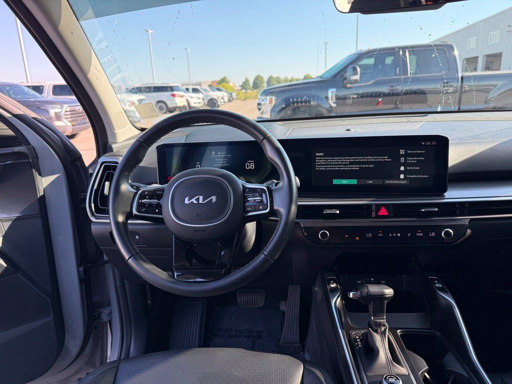 Used 2025 Kia Sorento EX w/ Panoramic Sunroof Package FWD image 13